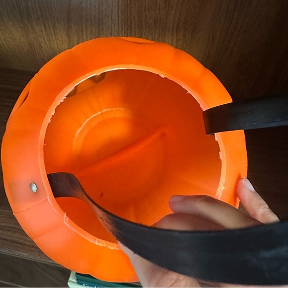 Vintage 1980 Carolina enterprises corp pumpkin blow mold trick or treat basket - Picture 4 of 5